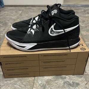 Kyrie FLYTRAP 6 🔥FIRM PRICE🔥